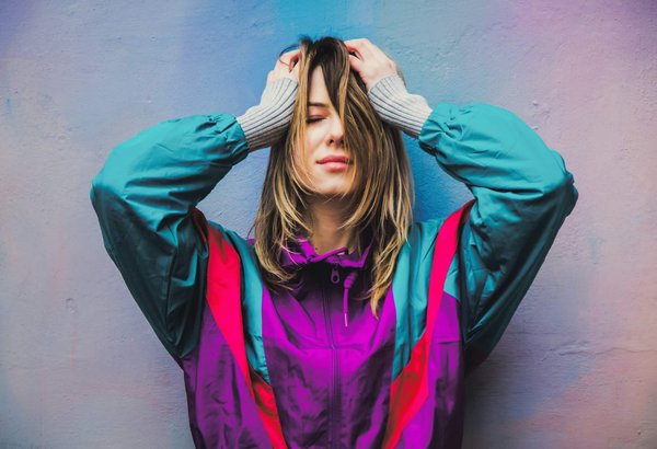 Comment marier des bottines élégantes avec une jupe longue pour une allure chic en automne ?