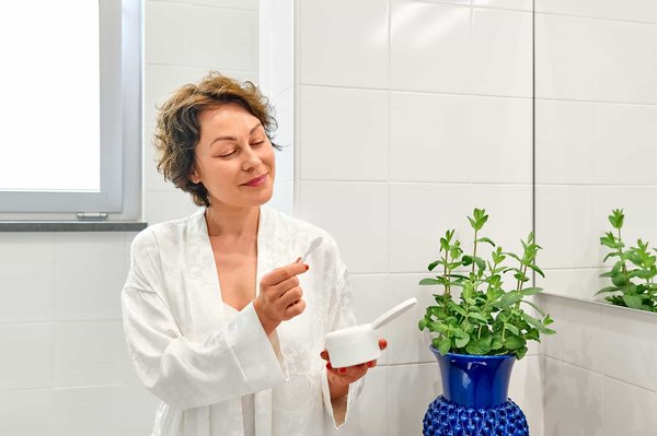 Quelles sont les meilleures pratiques pour nourrir et hydrater la peau sèche durant l'été?