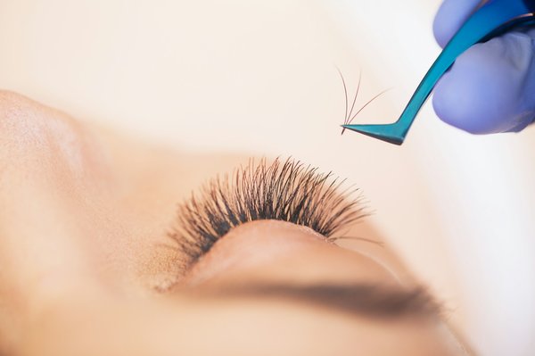 Formation extension de cils : maîtrisez des techniques professionnelles